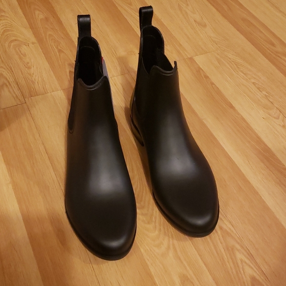 $20 Stylish Boots. LIMITED TIME... - Picture 2 of 5